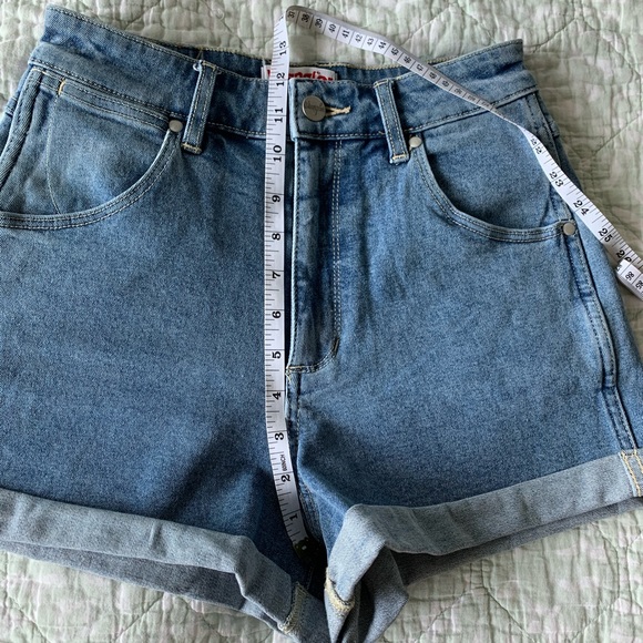 Wrangler high waisted shorts - Picture 10 of 13